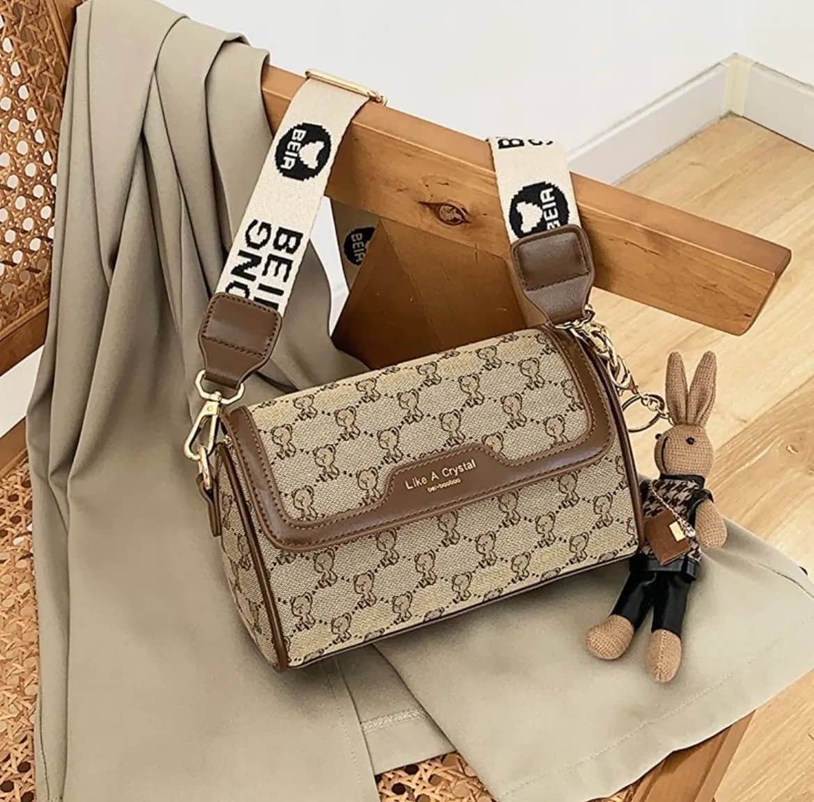کیف وارداتی تدی گلدوزی جنس کنف بند برزنتی قهوه‌ای