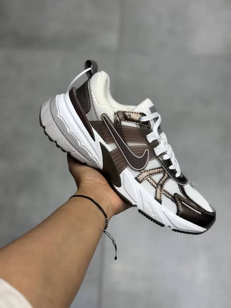 کفش نایک V2K Run سفید برنز متالیک زنانه و مردانه | Nike V2K Run Metallic Bronze