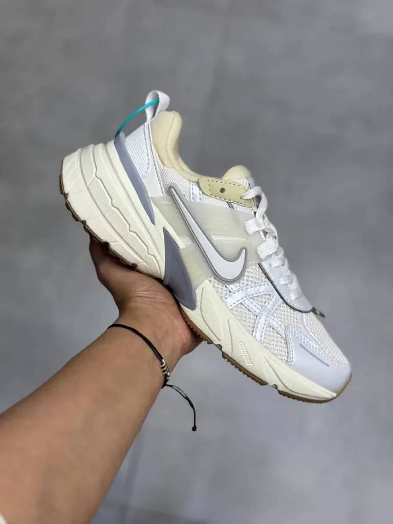 کفش نایک V2K Run کرم نقره‌ای زنانه و مردانه | Nike V2K Run Sail Silver