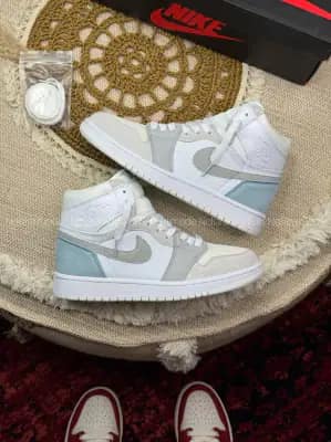 نایک جردن ۱ ساقدار پاریس زنانه و مردانه | Nike Air Jordan 1 High White Blue