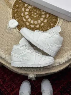 نایک جردن ۱ مید تمام سفید زنانه و مردانه | Nike Air Jordan 1 Mid Triple White