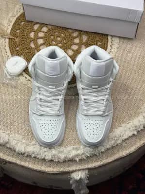 نایک جردن ۱ مید تمام سفید زنانه و مردانه | Nike Air Jordan 1 Mid Triple White