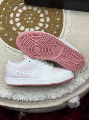 کتونی جردن ۱ لو اس ای صورتی زنانه | Air Jordan Low SE Sail Pink