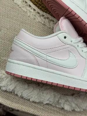 کتونی جردن ۱ لو اس ای صورتی زنانه | Air Jordan Low SE Sail Pink