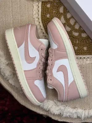 کتونی ایر جردن ۱ صورتی کمرنگ آکسفورد زنانه | Air Jordan 1 Low Pink Oxford