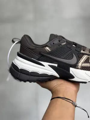 کفش نایک V2K Run قهوه‌ای تیره مشکی زنانه و مردانه | Nike V2K Run Dark Brown Black
