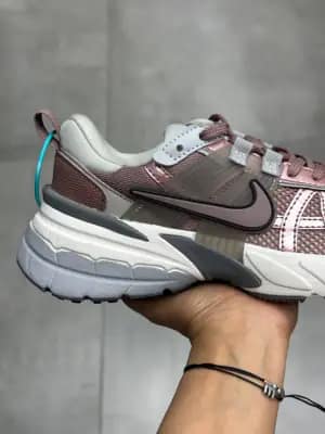 کفش نایک V2K Run صورتی رزگلد زنانه | Nike V2K Run Rose Gold