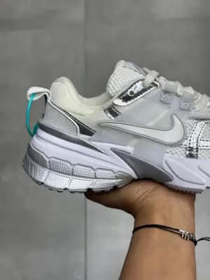 کفش نایک V2K Run سفید نقره‌ای زنانه و مردانه | Nike V2K Run White Silver