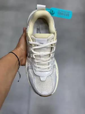کفش نایک V2K Run کرم نقره‌ای زنانه و مردانه | Nike V2K Run Sail Silver