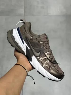کفش نایک V2K Run قهوه‌ای برنز زنانه و مردانه | Nike V2K Run Brown Bronze