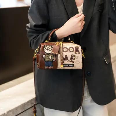 کیف وارداتی تدی گلدوزی بند چرمی قهوه‌ای