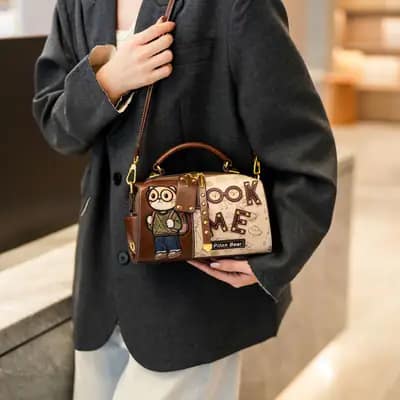کیف وارداتی تدی گلدوزی بند چرمی قهوه‌ای