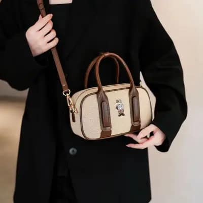 کیف وارداتی تدی گلدوزی بند چرمی کرمی
