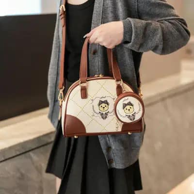 کیف وارداتی تدی گلدوزی بند برزنتی قهوه‌ای و کرمی