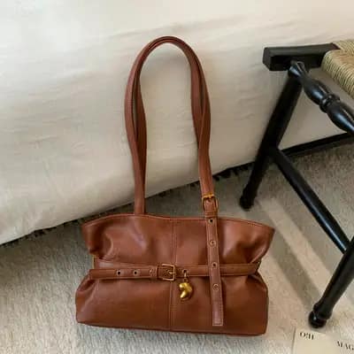 کیف دوشی زنانه چرم مدل کمربندی
