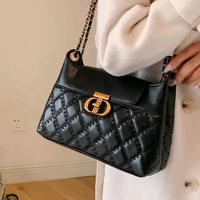 کیف دوشی زنانه چرم زنجیردار