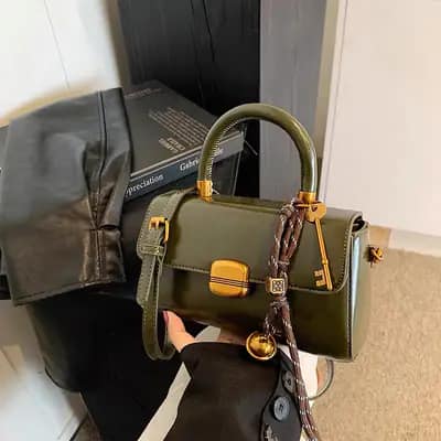 کیف وارداتی دوشی و دستی زنانه آویزدار