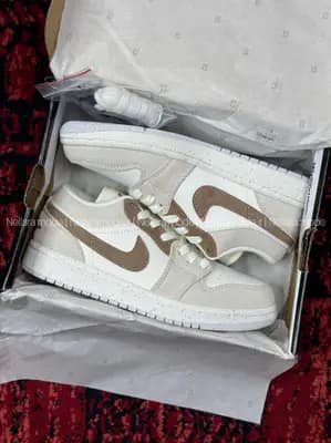 کفش جردن ۱ کرم بژ قهوه‌ای زنانه | Air Jordan 1 Cream Beige