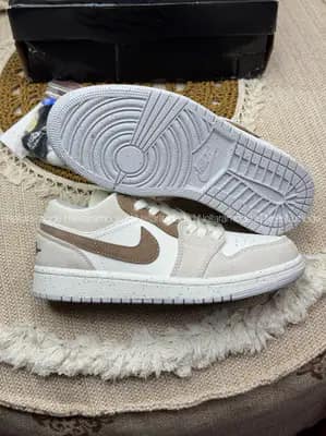 کفش جردن ۱ کرم بژ قهوه‌ای زنانه | Air Jordan 1 Cream Beige