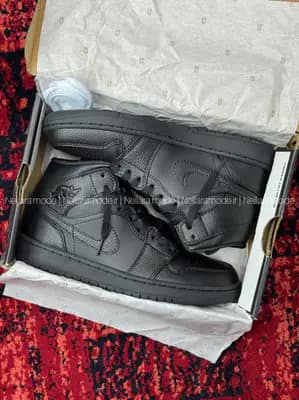 نایک ایر جردن ۱ مید تمام مشکی | Nike air jordan 1 mid triple black