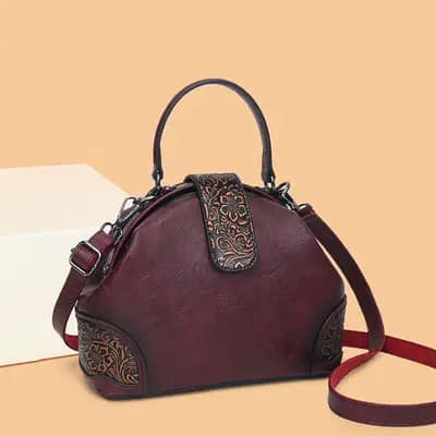 کیف دستی و دوشی وارداتی زنانه مدل باروک چرم پتینه رنگ زرشکی با زبانه قلم زنی