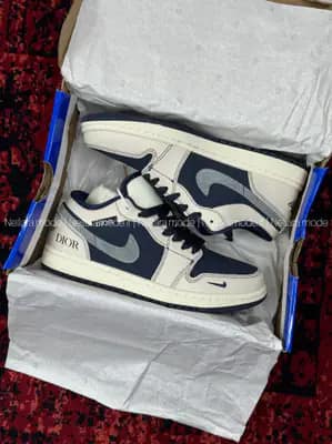 نایک جردن ۱ بدون ساق دیور سرمه‌ای زنانه و مردانه | Nike Jordan 1 Navy Dior