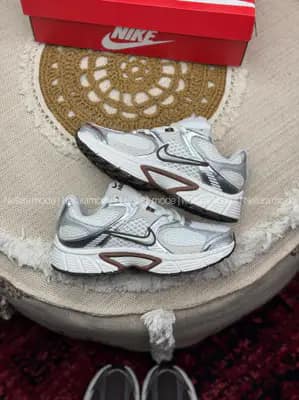 کفش نایک وی فایو سفید نقره‌ای قهوه‌ای زنانه و مردانه | Nike V5 Run White Mocha